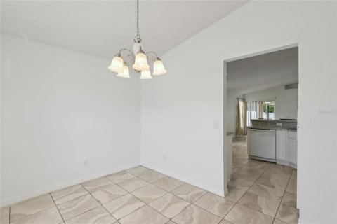 Casa en venta en Lake Alfred, Florida, 3 dormitorios, 142.88 m2 № 1755542 - foto 8