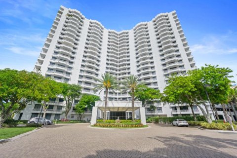Купить кондоминиум в Авентура, Флорида 1 комната, 91.97м2, № 2085817 - фото 3