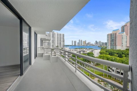 Купить кондоминиум в Авентура, Флорида 1 комната, 91.97м2, № 2085817 - фото 4