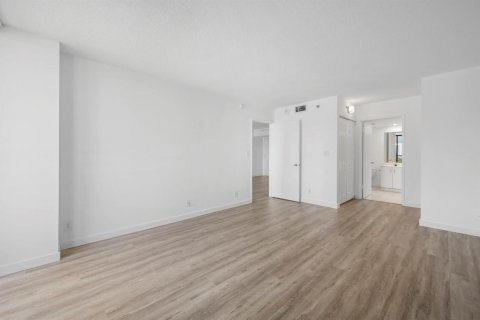 Купить кондоминиум в Авентура, Флорида 1 комната, 91.97м2, № 2085817 - фото 6