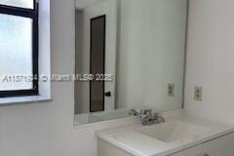 Condominio en alquiler en Margate, Florida, 2 dormitorios, 84.54 m2 № 1925913 - foto 12
