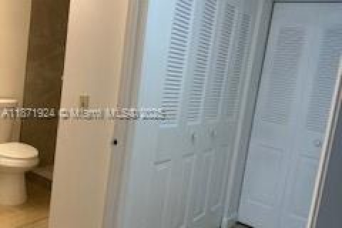 Condominio en alquiler en Margate, Florida, 2 dormitorios, 84.54 m2 № 1925913 - foto 21