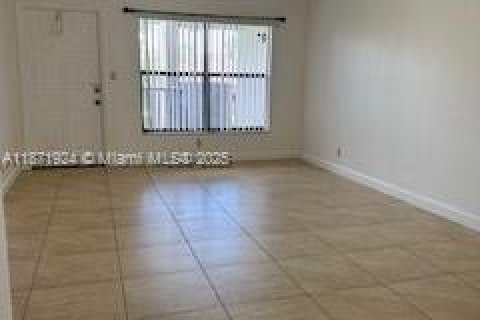 Condominio en alquiler en Margate, Florida, 2 dormitorios, 84.54 m2 № 1925913 - foto 3