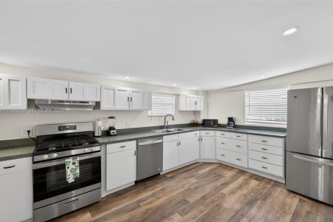 Casa en venta en Key West, Florida, 2 dormitorios, 111.48 m2 № 2010704 - foto 4