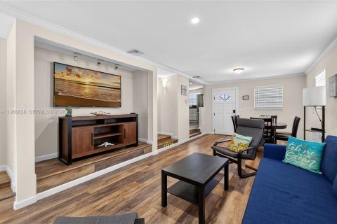 Casa en venta en Key West, Florida, 2 dormitorios, 111.48 m2 № 2010704 - foto 3