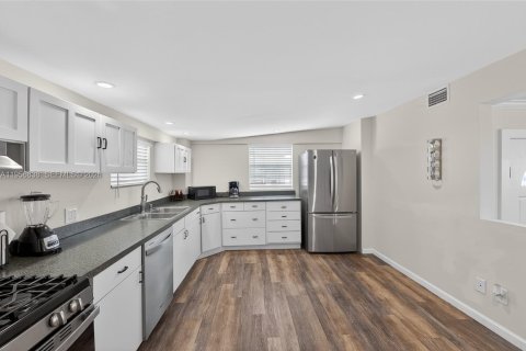 Casa en venta en Key West, Florida, 2 dormitorios, 111.48 m2 № 2010704 - foto 6