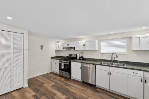 Casa en venta en Key West, Florida, 2 dormitorios, 111.48 m2 № 2010704 - foto 15