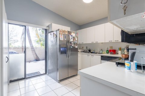 Купить виллу или дом в Хайалиа, Флорида 3 спальни, № 1992013 - фото 16