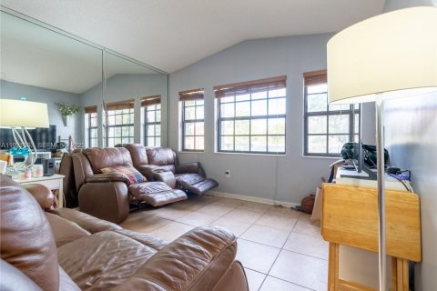 Купить виллу или дом в Хайалиа, Флорида 3 спальни, № 1992013 - фото 9