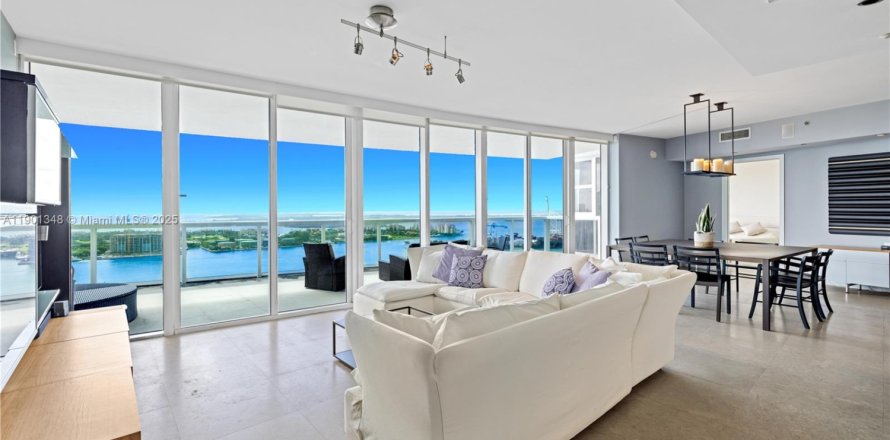 Кондоминиум с 2 спальнями в Майами-Бич, Флорида № 2054528