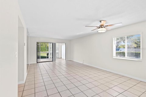 Condo in Clearwater, Florida, 2 bedrooms  № 2232625 - photo 4