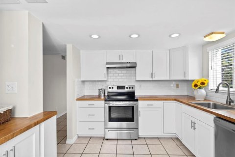 Condo in Clearwater, Florida, 2 bedrooms  № 2232625 - photo 21