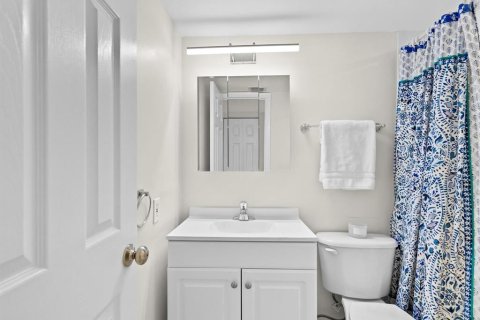 Condo in Clearwater, Florida, 2 bedrooms  № 2232625 - photo 15