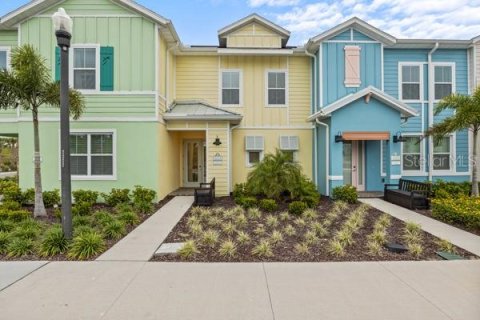 Adosado en venta en Kissimmee, Florida, 3 dormitorios, 128.21 m2 № 1918808 - foto 1