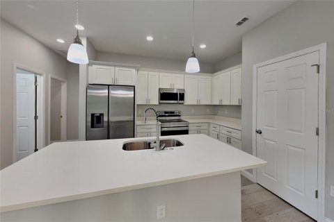 Villa ou maison à louer à Citrus Springs, Floride: 3 chambres, 184.41 m2 № 2324321 - photo 4