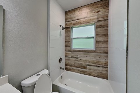 Villa ou maison à louer à Citrus Springs, Floride: 3 chambres, 184.41 m2 № 2324321 - photo 14