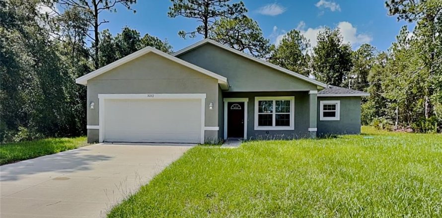Villa ou maison à Citrus Springs, Floride 3 chambres, 184.41 m2 № 2324321