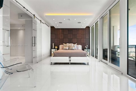 Condo in Miami Beach, Florida, 2 bedrooms  № 2022979 - photo 14