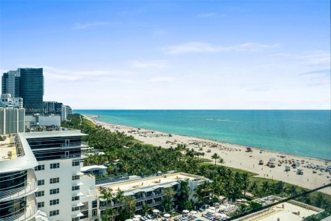 Condo in Miami Beach, Florida, 2 bedrooms  № 2022979 - photo 11