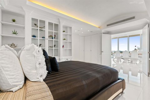 Condo in Miami Beach, Florida, 2 bedrooms  № 2022979 - photo 22