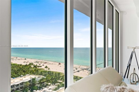 Condo in Miami Beach, Florida, 2 bedrooms  № 2022979 - photo 24