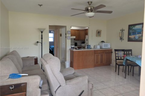 Купить кондоминиум в Халландейл-Бич, Флорида 1 спальня, 55.74м2, № 2053613 - фото 8