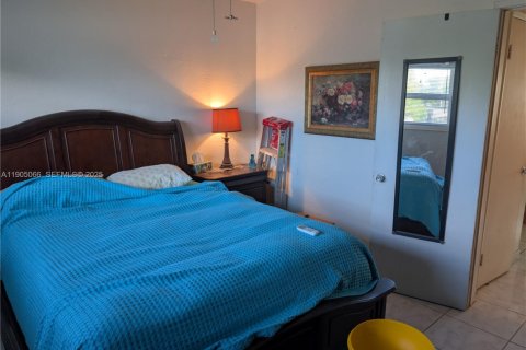 Купить кондоминиум в Халландейл-Бич, Флорида 1 спальня, 55.74м2, № 2053613 - фото 18