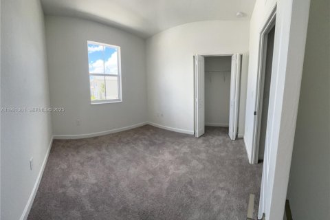 Townhouse in Homestead, Florida 3 bedrooms, 143.53 sq.m. № 1989999 - photo 9