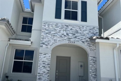 Townhouse in Homestead, Florida 3 bedrooms, 143.53 sq.m. № 1989999 - photo 2