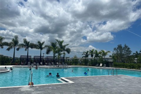 Townhouse in Homestead, Florida 3 bedrooms, 143.53 sq.m. № 1989999 - photo 19