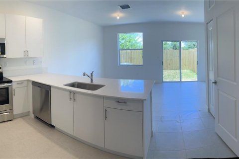 Townhouse in Homestead, Florida 3 bedrooms, 143.53 sq.m. № 1989999 - photo 4