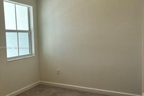 Townhouse in Homestead, Florida 3 bedrooms, 143.53 sq.m. № 1989999 - photo 14