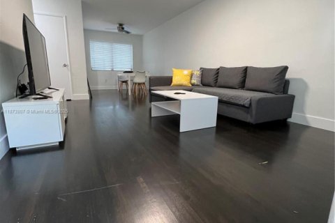 Condominio en alquiler en Miami Beach, Florida, 1 dormitorio, 65.03 m2 № 1927623 - foto 3