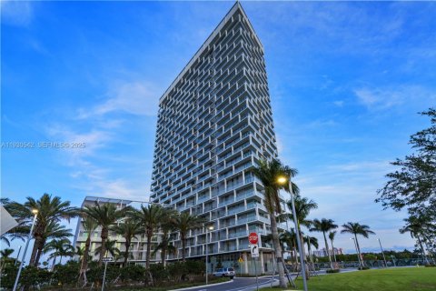 Condominio en venta en Sunrise, Florida, 2 dormitorios, 81.48 m2 № 2076917 - foto 23