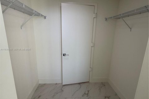 Condominio en venta en Sunrise, Florida, 2 dormitorios, 81.48 m2 № 2076917 - foto 15