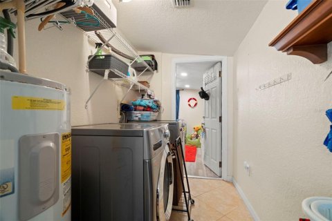 House in Tampa, Florida 4 bedrooms, 139.07 sq.m. № 1639722 - photo 20