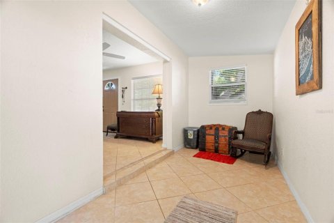 House in Tampa, Florida 4 bedrooms, 139.07 sq.m. № 1639722 - photo 10