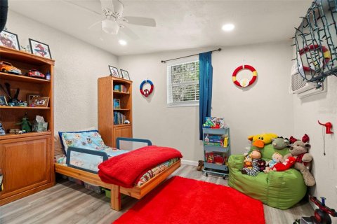 House in Tampa, Florida 4 bedrooms, 139.07 sq.m. № 1639722 - photo 21