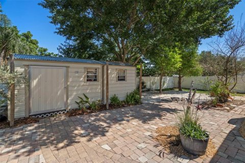 House in Tampa, Florida 4 bedrooms, 139.07 sq.m. № 1639722 - photo 27