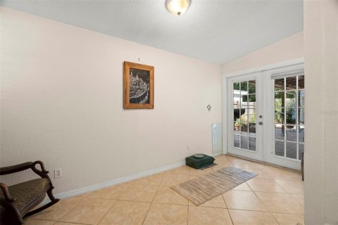 House in Tampa, Florida 4 bedrooms, 139.07 sq.m. № 1639722 - photo 11