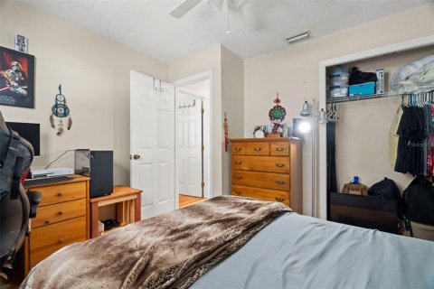House in Tampa, Florida 4 bedrooms, 139.07 sq.m. № 1639722 - photo 13