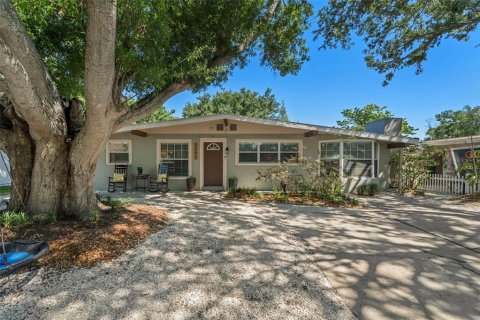 House in Tampa, Florida 4 bedrooms, 139.07 sq.m. № 1639722 - photo 29