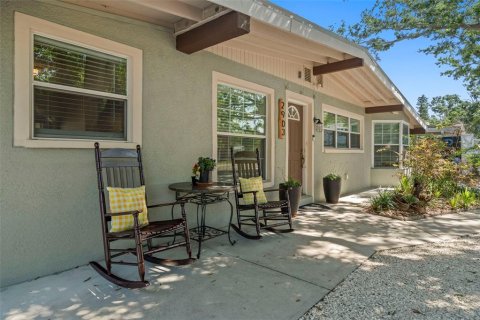 House in Tampa, Florida 4 bedrooms, 139.07 sq.m. № 1639722 - photo 25