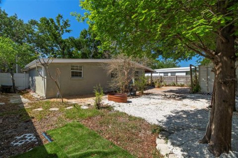 House in Tampa, Florida 4 bedrooms, 139.07 sq.m. № 1639722 - photo 30