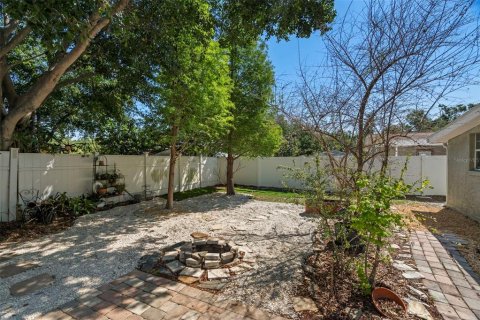 House in Tampa, Florida 4 bedrooms, 139.07 sq.m. № 1639722 - photo 28