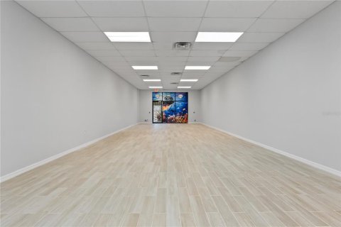 Immobilier commercial à louer à Leesburg, Floride: 98.85 m2 № 2430814 - photo 4