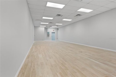 Immobilier commercial à louer à Leesburg, Floride: 98.85 m2 № 2430814 - photo 5