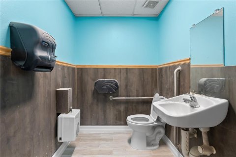 Immobilier commercial à louer à Leesburg, Floride: 98.85 m2 № 2430814 - photo 7