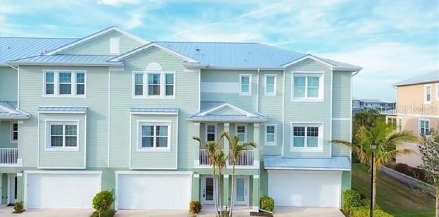 Townhouse in Placida, Florida 3 bedrooms, 222.04 sq.m. № 2213423