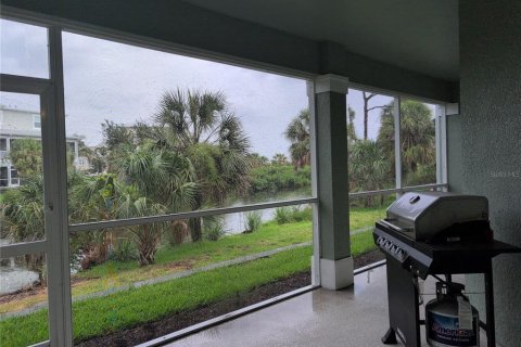 Townhouse in Placida, Florida 3 bedrooms, 222.04 sq.m. № 2213423 - photo 18